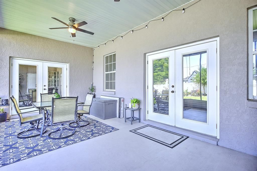 For Sale: $425,000 (3 beds, 2 baths, 2319 Square Feet)