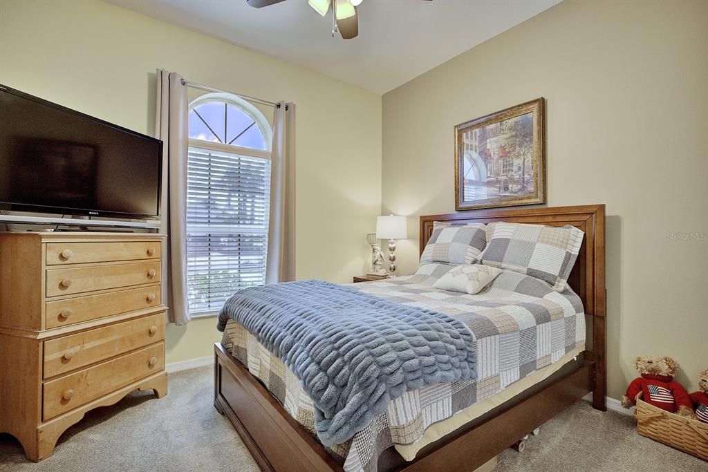 For Sale: $425,000 (3 beds, 2 baths, 2319 Square Feet)