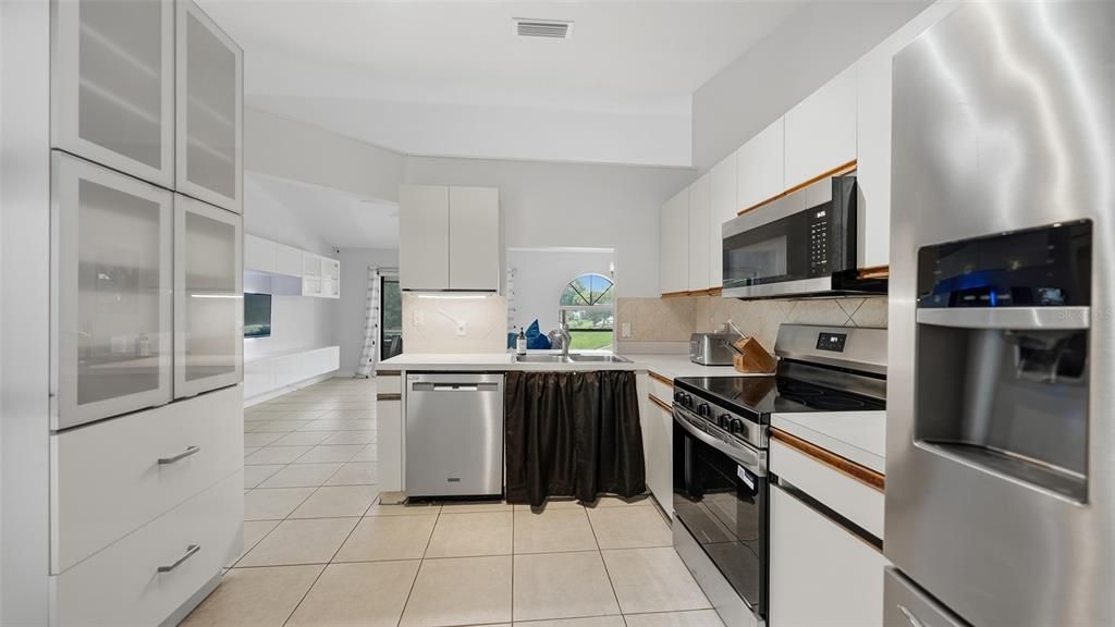For Sale: $390,000 (3 beds, 2 baths, 1244 Square Feet)