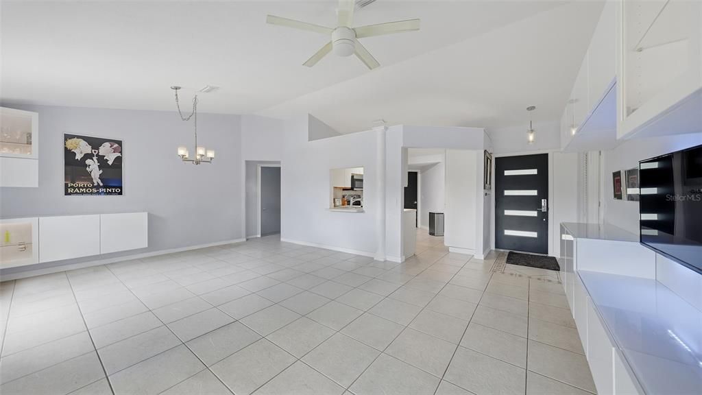 For Sale: $390,000 (3 beds, 2 baths, 1244 Square Feet)