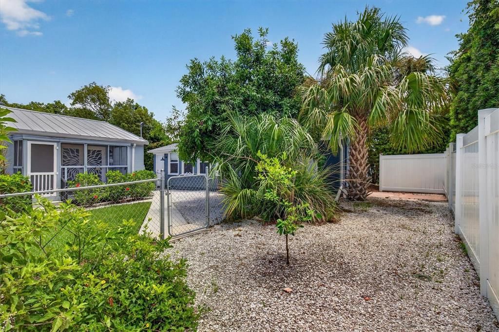 En Venta: $799,400 (3 camas, 3 baños, 2815 Pies cuadrados)