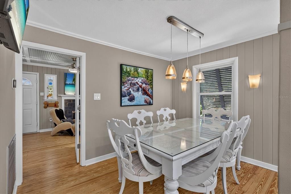 En Venta: $799,400 (3 camas, 3 baños, 2815 Pies cuadrados)
