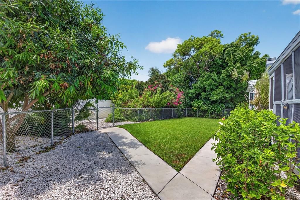 En Venta: $799,400 (3 camas, 3 baños, 2815 Pies cuadrados)