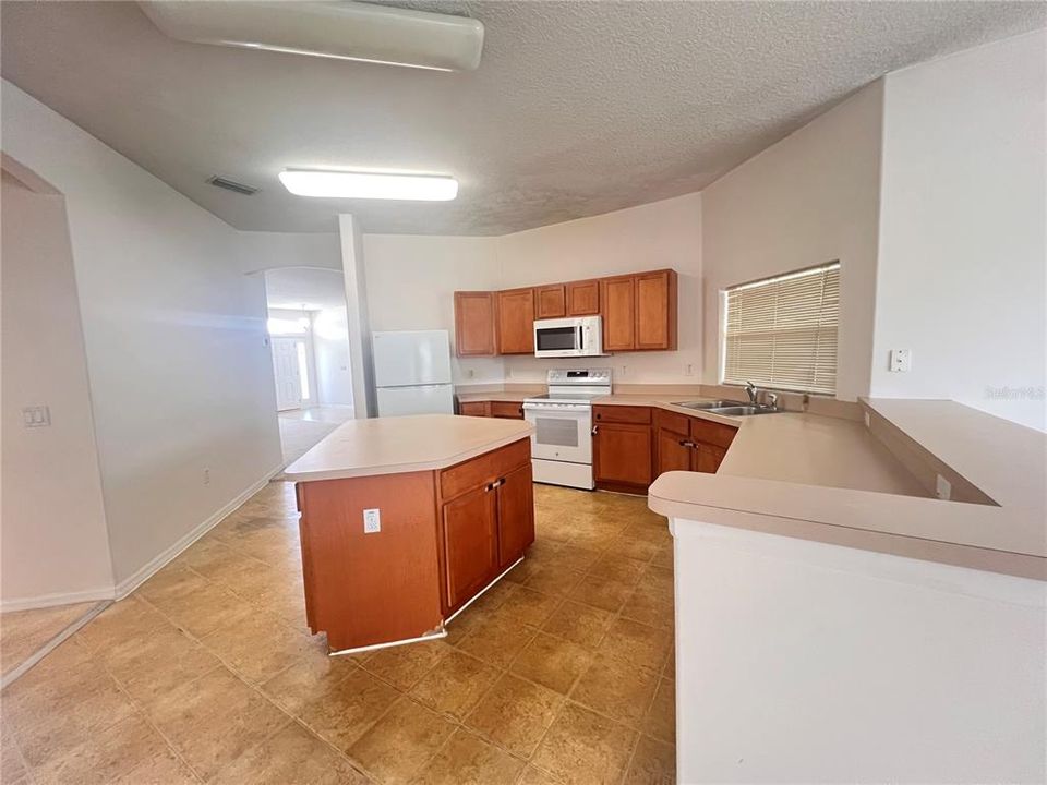 В аренду: $1,850 (3 спален, 2 ванн, 2356 Квадратных фут)