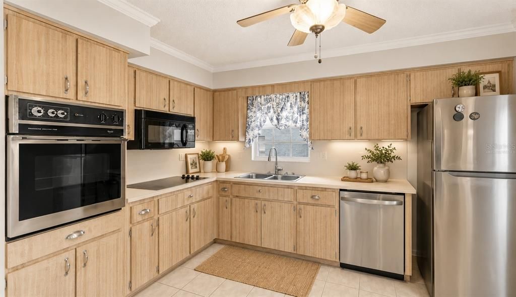 На продажу: $135,000 (2 спален, 2 ванн, 1024 Квадратных фут)