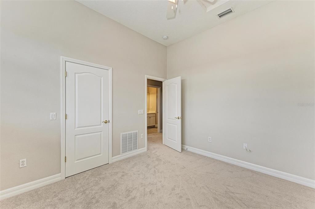 В аренду: $3,600 (5 спален, 3 ванн, 2858 Квадратных фут)