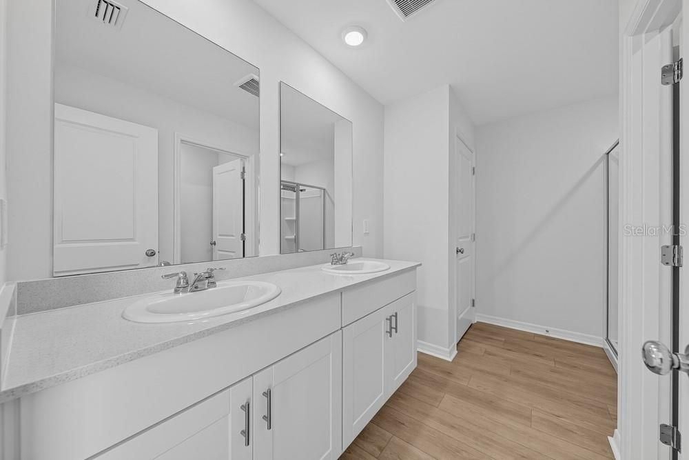 En Venta: $299,900 (3 camas, 2 baños, 1850 Pies cuadrados)