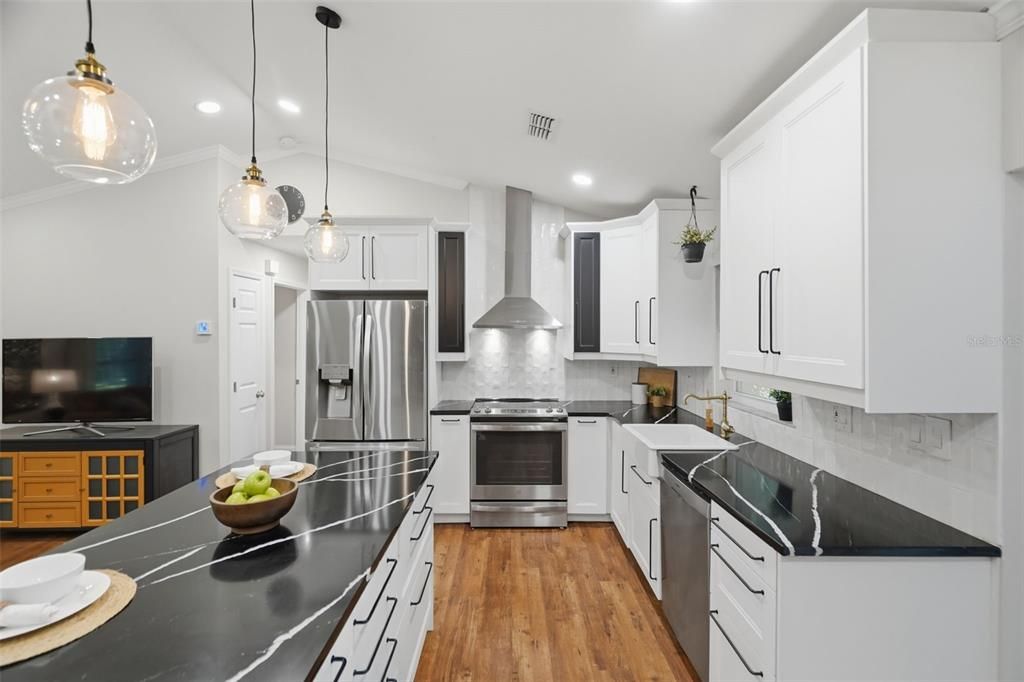 For Sale: $499,000 (3 beds, 2 baths, 1789 Square Feet)