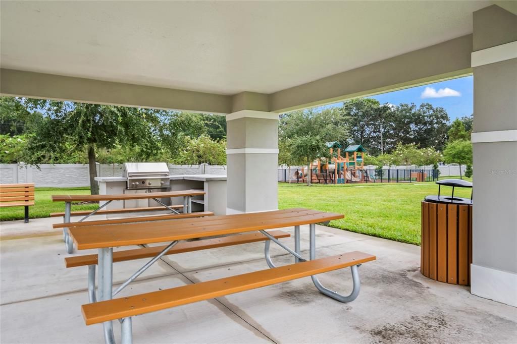 En Venta: $795,000 (4 camas, 3 baños, 2877 Pies cuadrados)