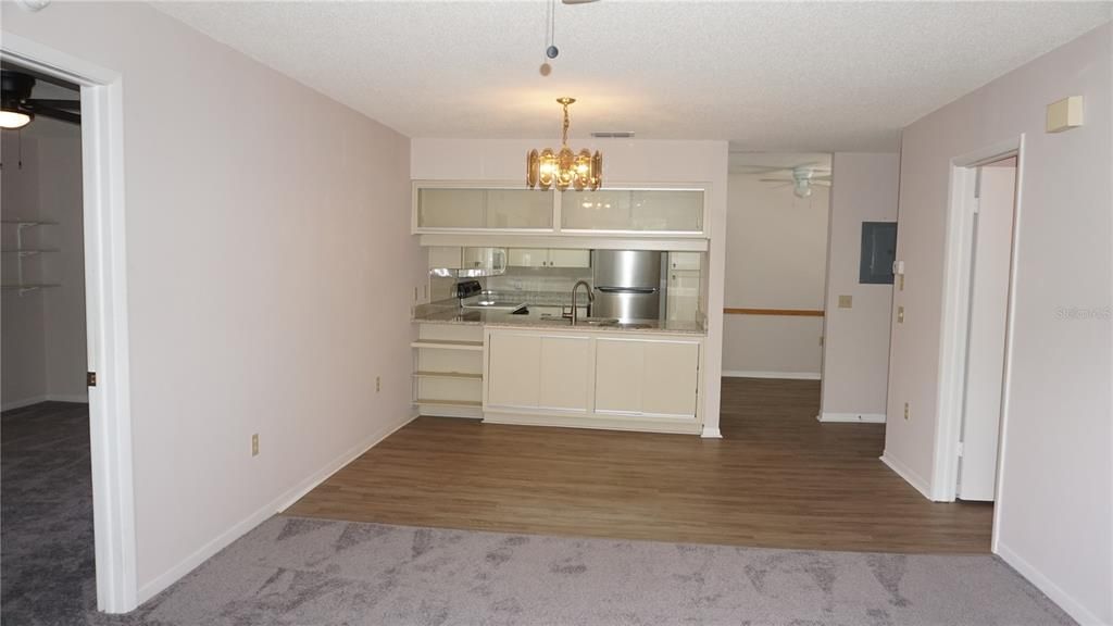 В аренду: $1,600 (2 спален, 2 ванн, 1103 Квадратных фут)