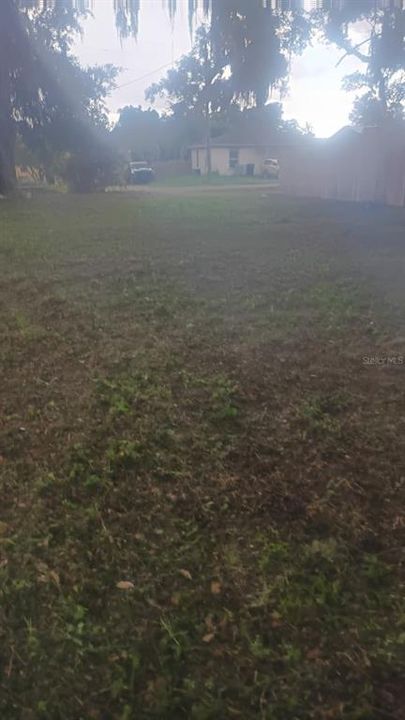 На продажу: $325,000 (0.60 acres)