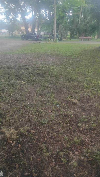 На продажу: $325,000 (0.60 acres)
