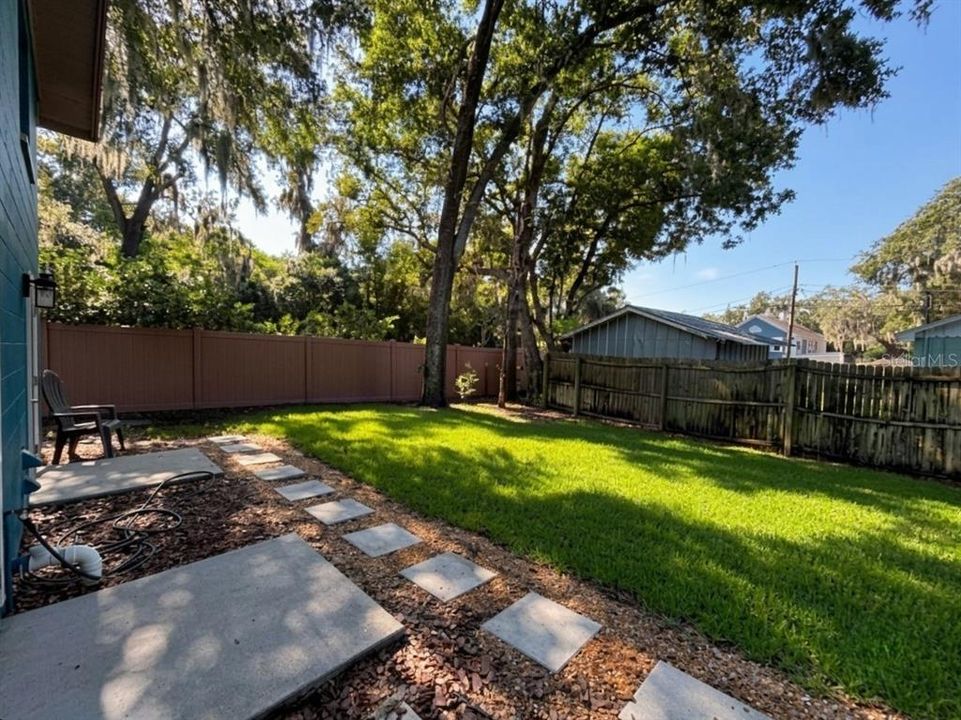 For Rent: $1,850 (2 beds, 1 baths, 1012 Square Feet)