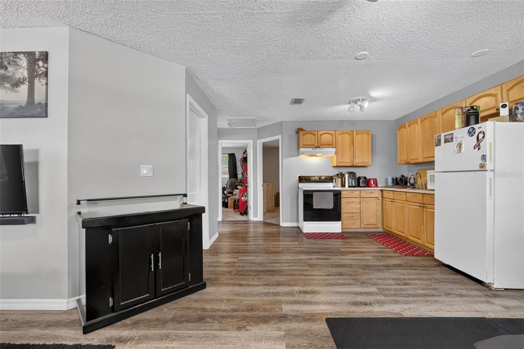 En Venta: $399,000 (4 camas, 0 baños, 1462 Pies cuadrados)