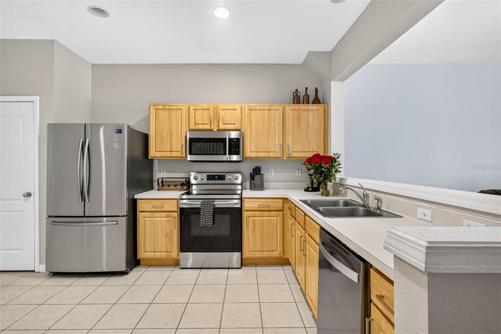 For Sale: $265,000 (3 beds, 2 baths, 1588 Square Feet)