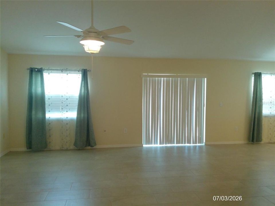 For Sale: $325,000 (3 beds, 2 baths, 1439 Square Feet)
