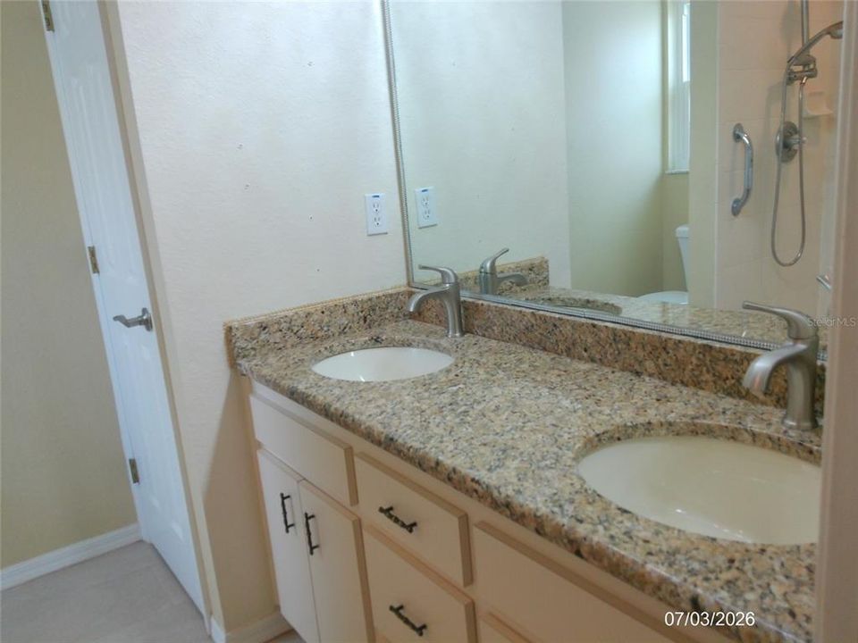 For Sale: $325,000 (3 beds, 2 baths, 1439 Square Feet)
