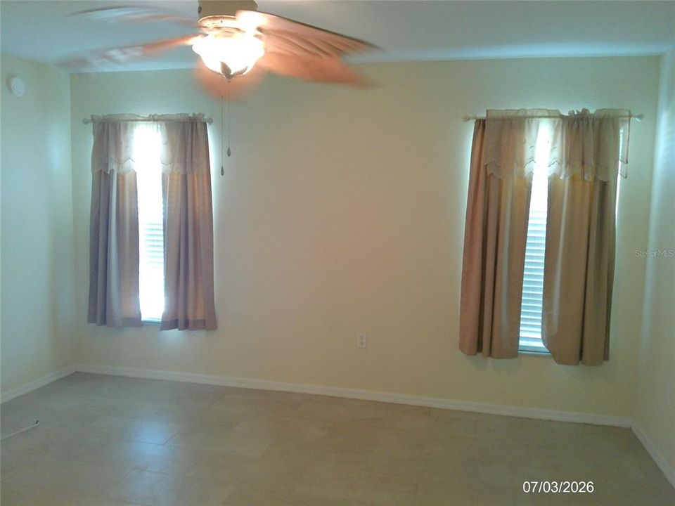 For Sale: $325,000 (3 beds, 2 baths, 1439 Square Feet)