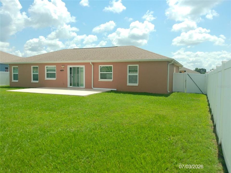 For Sale: $325,000 (3 beds, 2 baths, 1439 Square Feet)