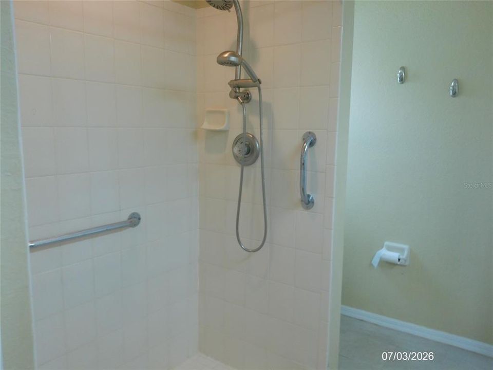 For Sale: $325,000 (3 beds, 2 baths, 1439 Square Feet)