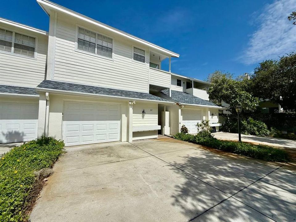 For Rent: $3,400 (3 beds, 2 baths, 1669 Square Feet)