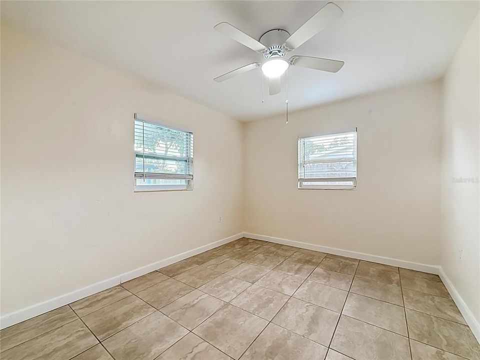En Venta: $345,000 (2 camas, 2 baños, 946 Pies cuadrados)