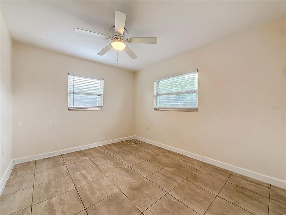 En Venta: $345,000 (2 camas, 2 baños, 946 Pies cuadrados)