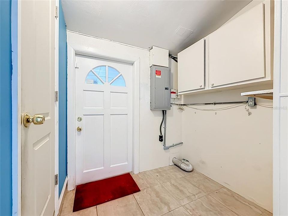 En Venta: $345,000 (2 camas, 2 baños, 946 Pies cuadrados)