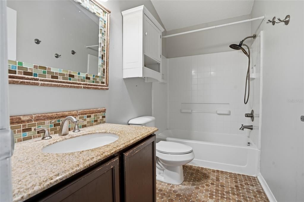 В аренду: $2,600 (5 спален, 2 ванн, 2468 Квадратных фут)