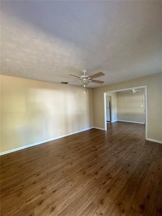 For Sale: $184,900 (3 beds, 1 baths, 1014 Square Feet)