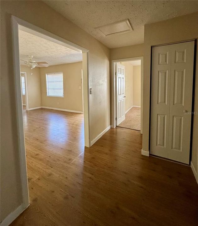 For Sale: $184,900 (3 beds, 1 baths, 1014 Square Feet)