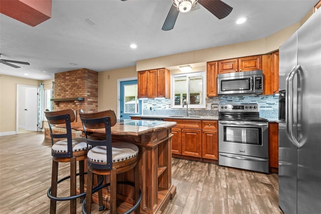 For Sale: $450,000 (4 beds, 3 baths, 2151 Square Feet)
