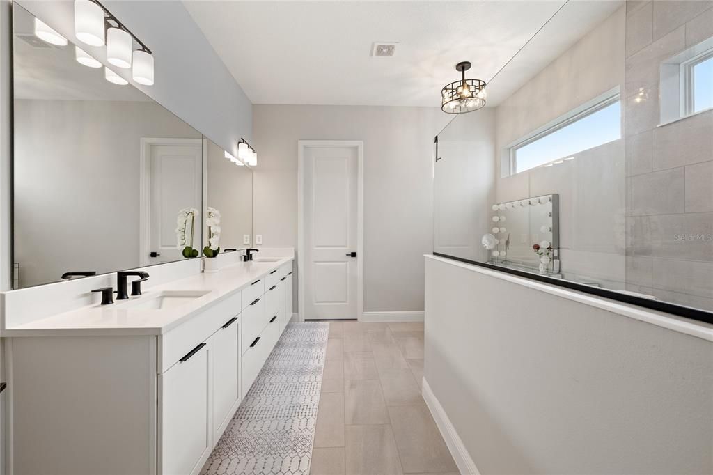 For Sale: $1,169,999 (5 beds, 5 baths, 4074 Square Feet)