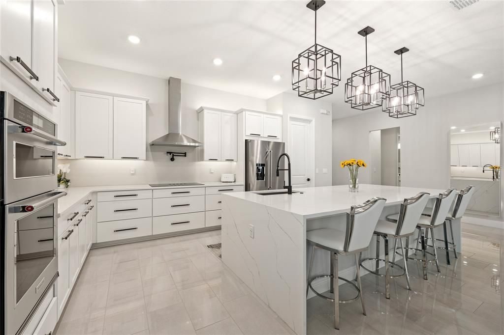 For Sale: $1,169,999 (5 beds, 5 baths, 4074 Square Feet)