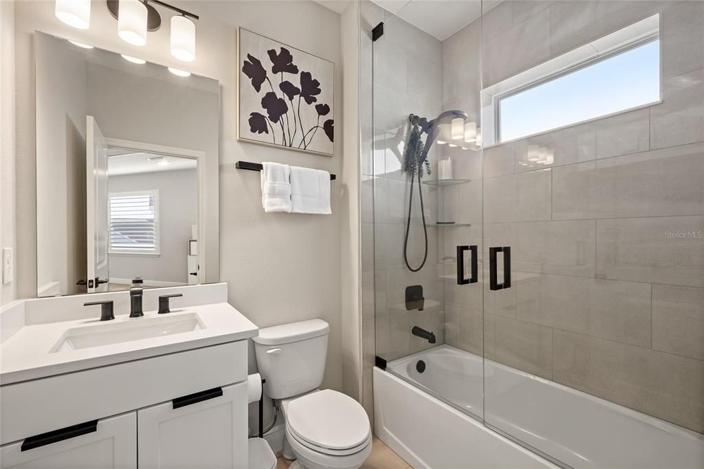 For Sale: $1,169,999 (5 beds, 5 baths, 4074 Square Feet)