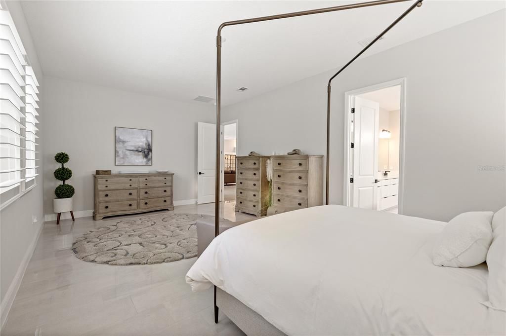 For Sale: $1,169,999 (5 beds, 5 baths, 4074 Square Feet)