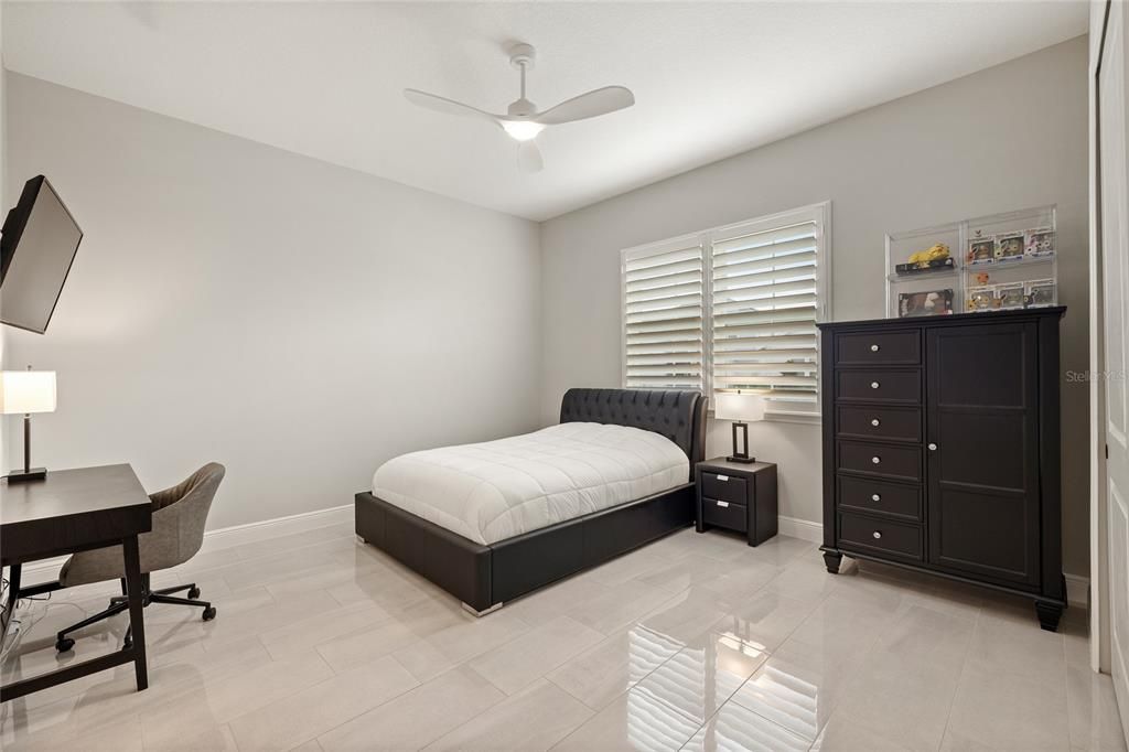 For Sale: $1,169,999 (5 beds, 5 baths, 4074 Square Feet)