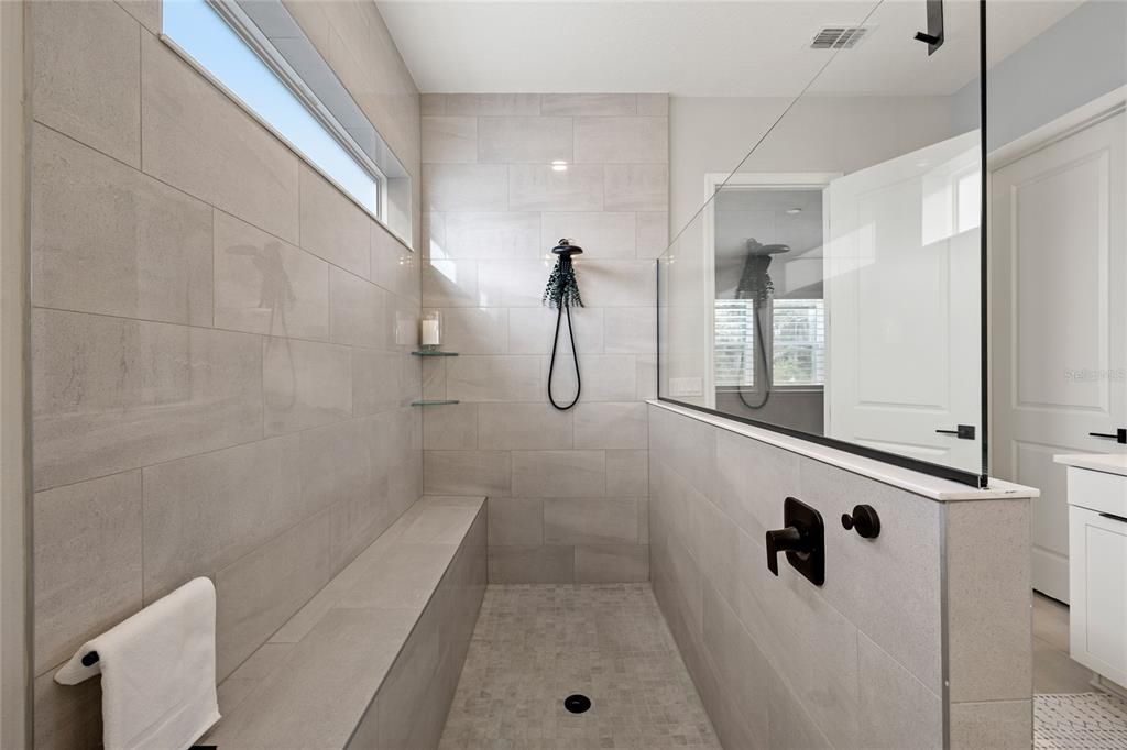 For Sale: $1,169,999 (5 beds, 5 baths, 4074 Square Feet)