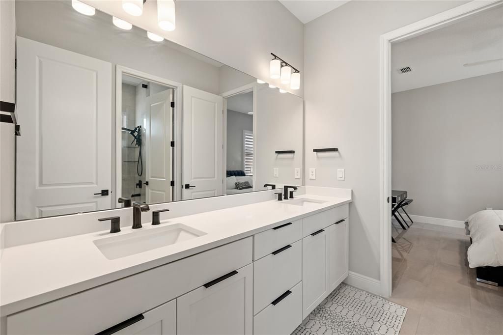 For Sale: $1,169,999 (5 beds, 5 baths, 4074 Square Feet)