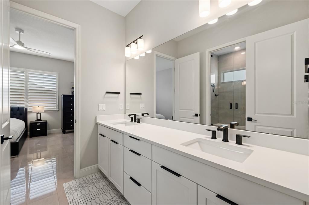 For Sale: $1,169,999 (5 beds, 5 baths, 4074 Square Feet)