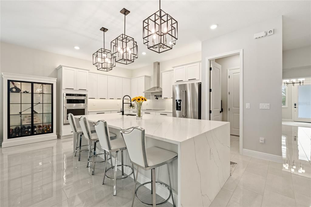For Sale: $1,169,999 (5 beds, 5 baths, 4074 Square Feet)