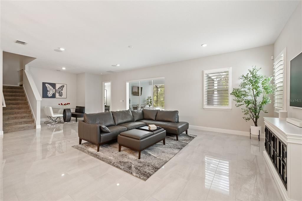 For Sale: $1,169,999 (5 beds, 5 baths, 4074 Square Feet)
