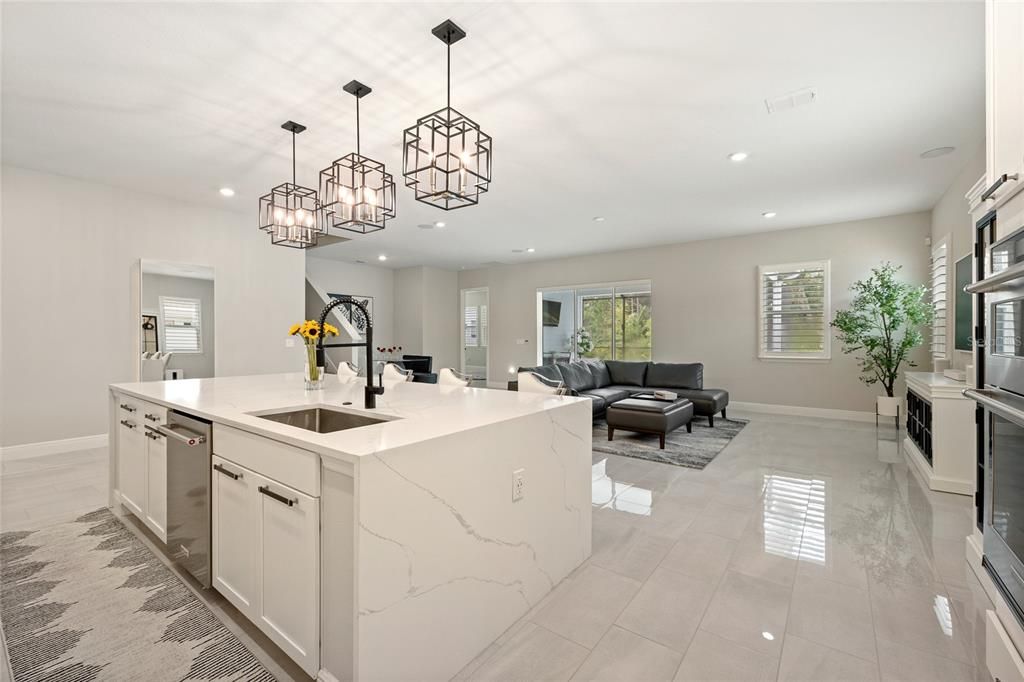 For Sale: $1,169,999 (5 beds, 5 baths, 4074 Square Feet)