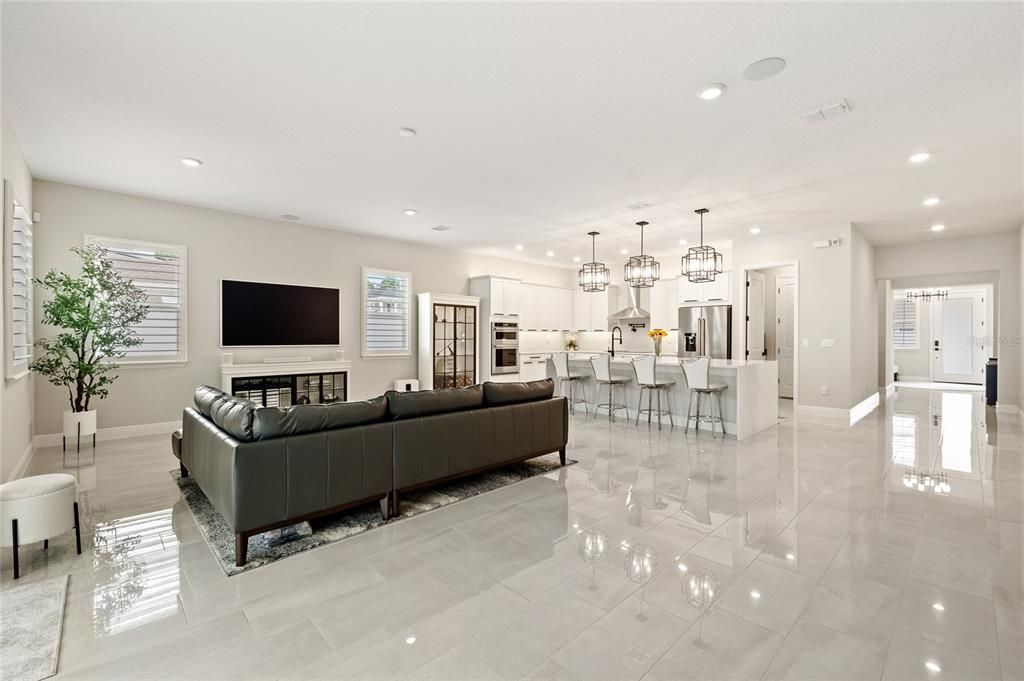 For Sale: $1,169,999 (5 beds, 5 baths, 4074 Square Feet)