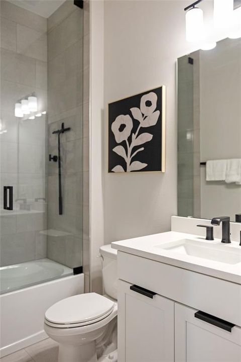 For Sale: $1,169,999 (5 beds, 5 baths, 4074 Square Feet)