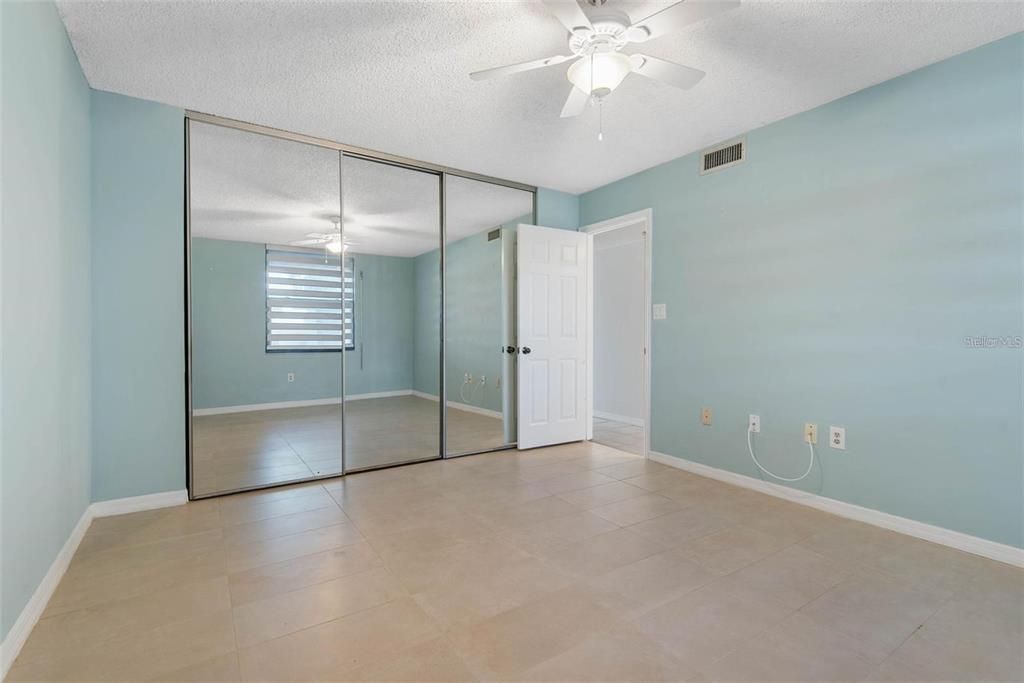For Rent: $2,000 (2 beds, 2 baths, 1275 Square Feet)