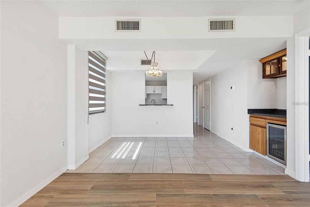 For Rent: $2,000 (2 beds, 2 baths, 1275 Square Feet)