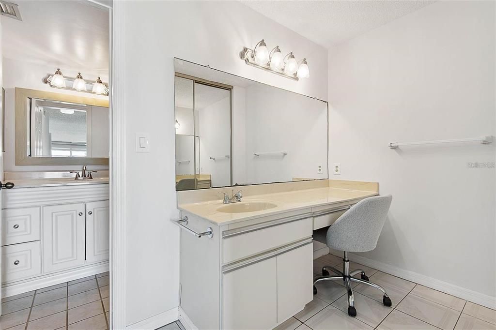 For Rent: $2,000 (2 beds, 2 baths, 1275 Square Feet)