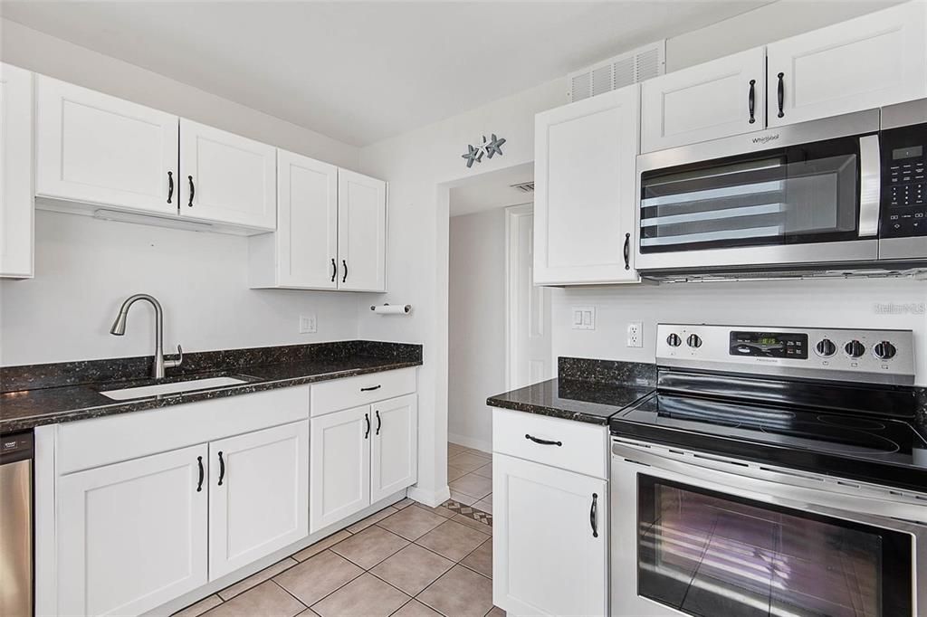 For Rent: $2,000 (2 beds, 2 baths, 1275 Square Feet)