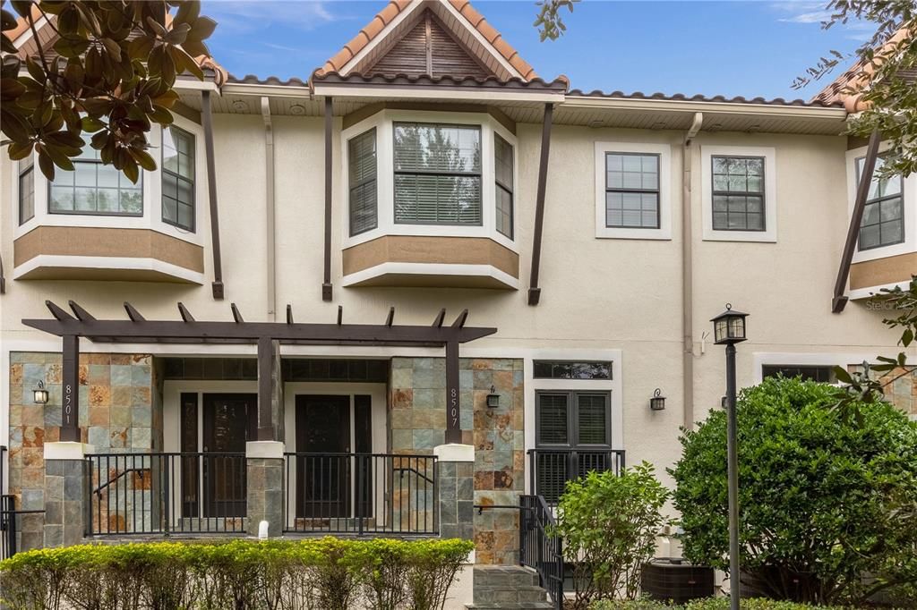 Activo con contrato: $660,000 (4 camas, 3 baños, 2000 Pies cuadrados)